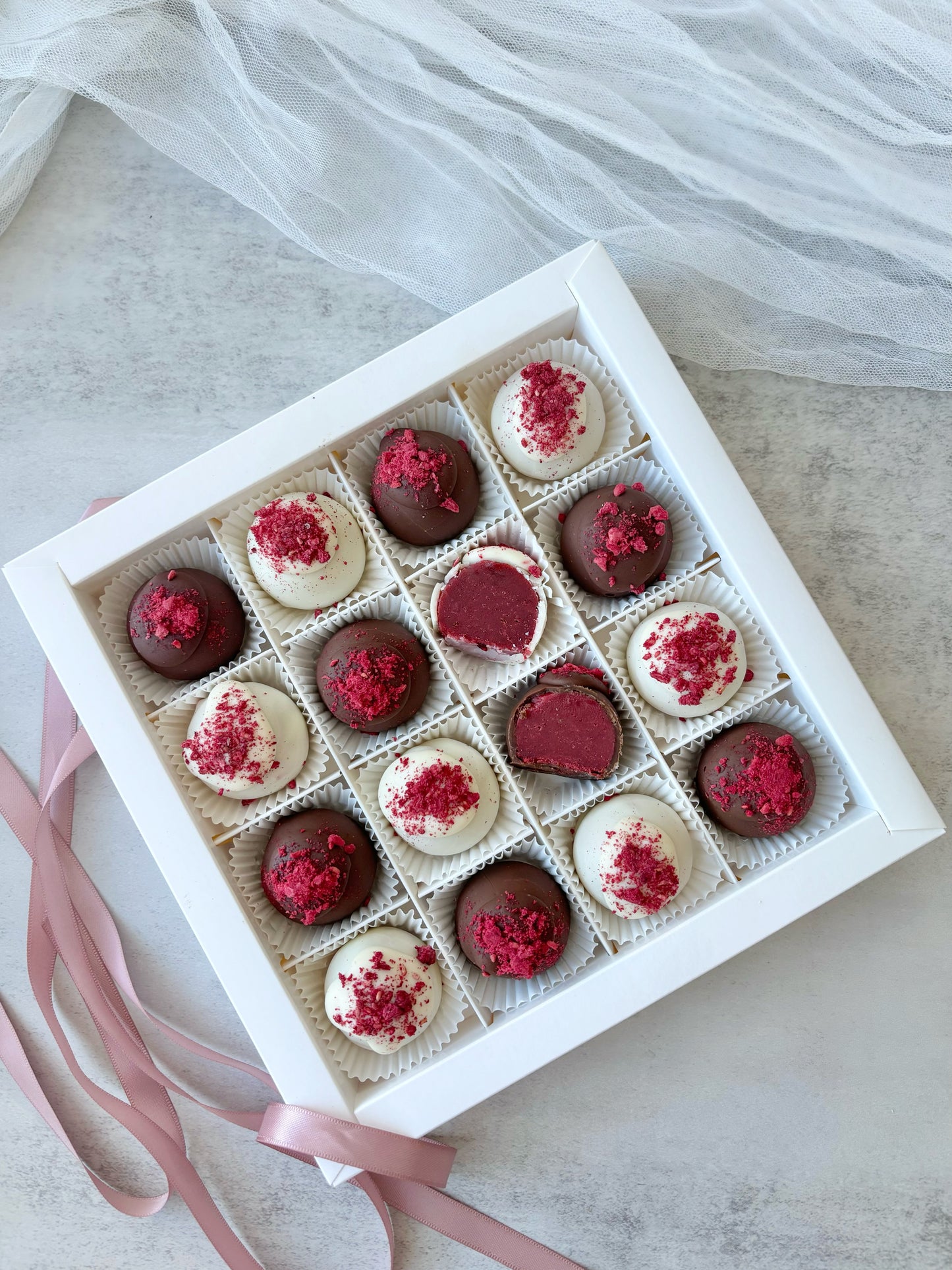 Mini Cake Truffles (Red Velvet)