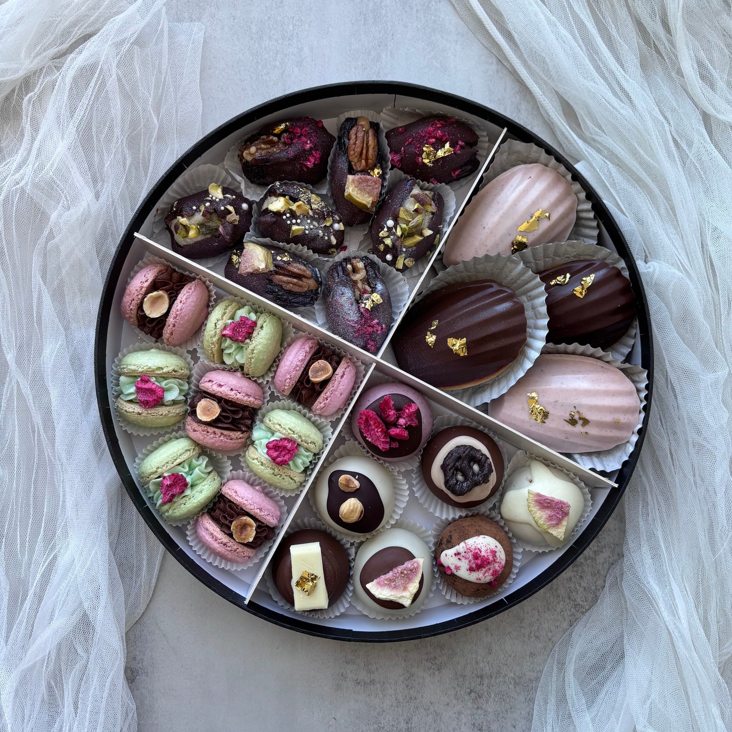 Large Dessert Box